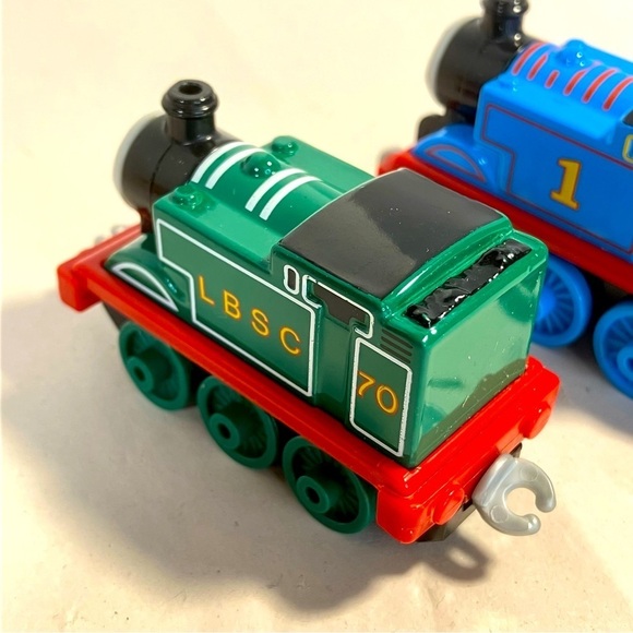 Four Thomas Engines and a Box Car - Picture 6 of 10